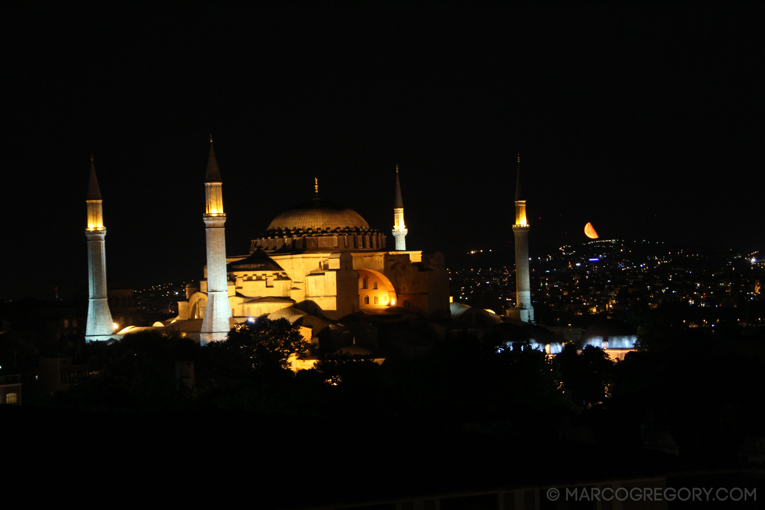 110722 Istanbul 2011 - Photo0001 of 160